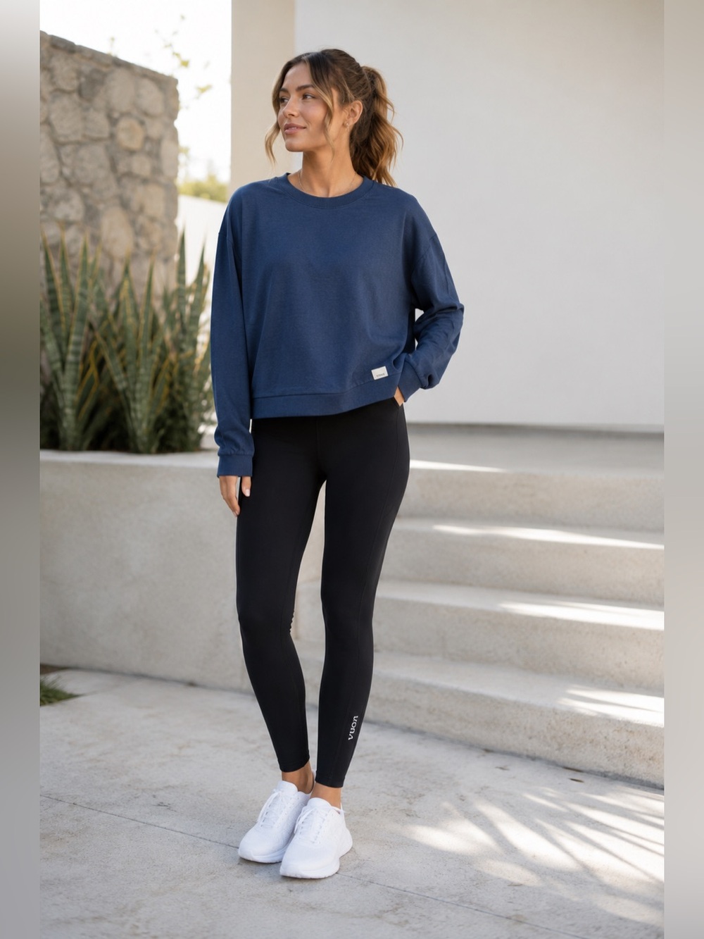 NWT Vuori Halo Modern Crew Sweatshirt Large Blue Heather Pullover Soft Stretch